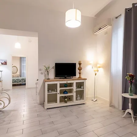 Guesthost - Castrum - Ballaro Stylish *